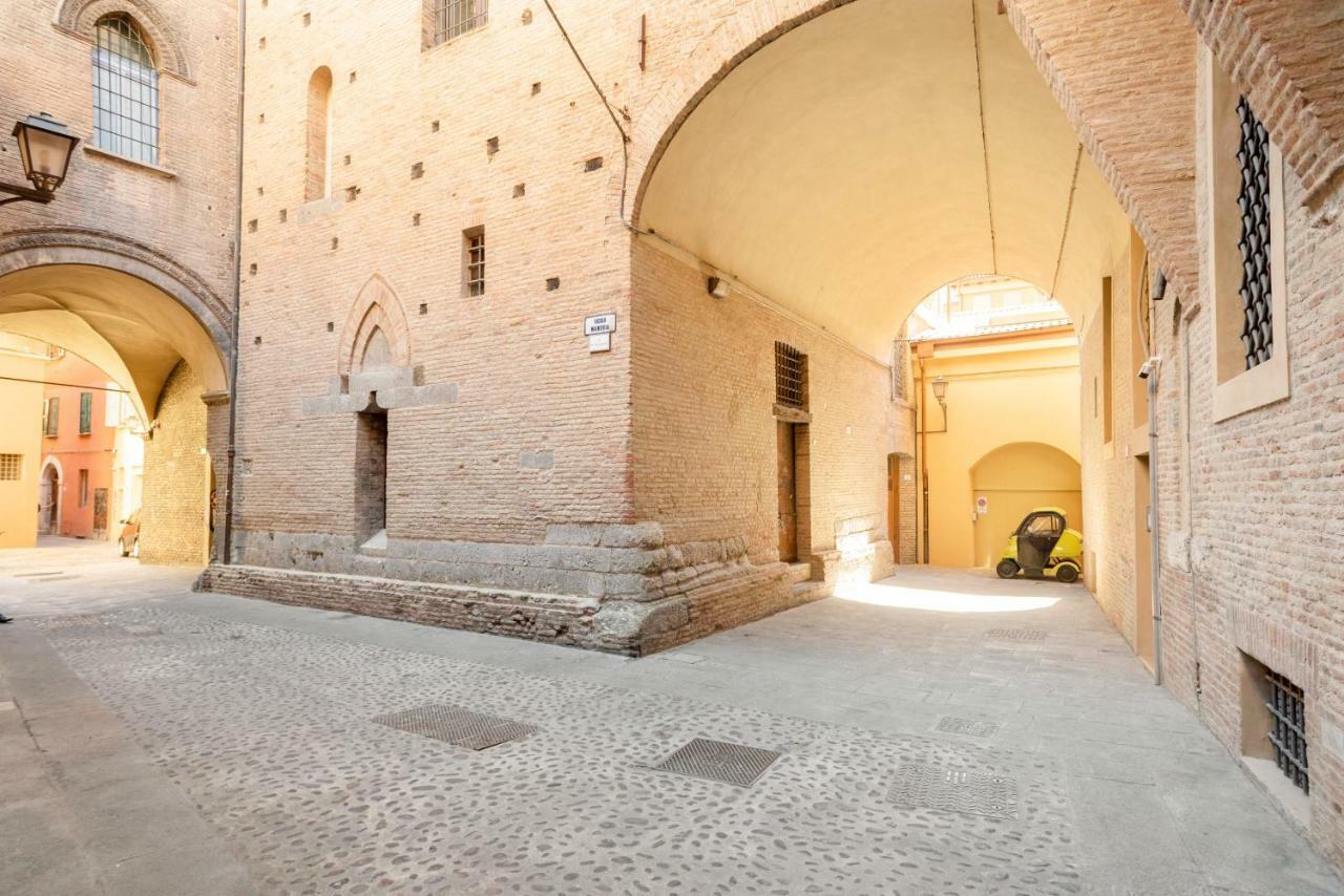 Lo Scrigno Delle 2 Torri! Nel Cuore Del Centro, Vicino A Via Rizzoli Bologna Exterior photo